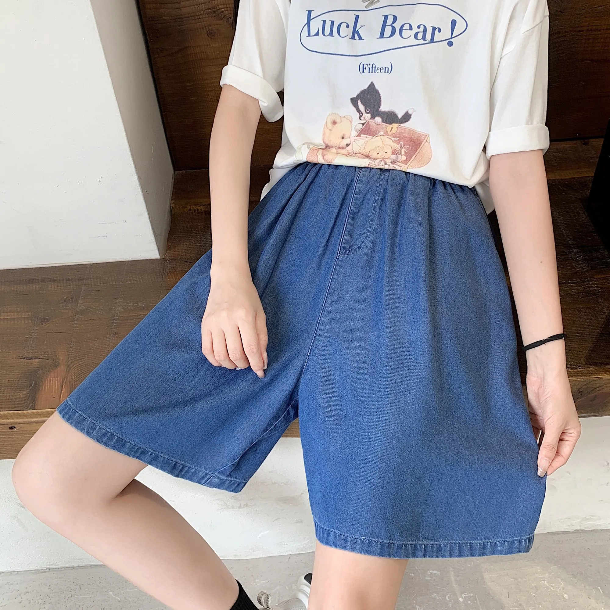 High-Waisted Draping Lyocell Wide-Leg Thin Loose Fit Versatile Denim Shorts